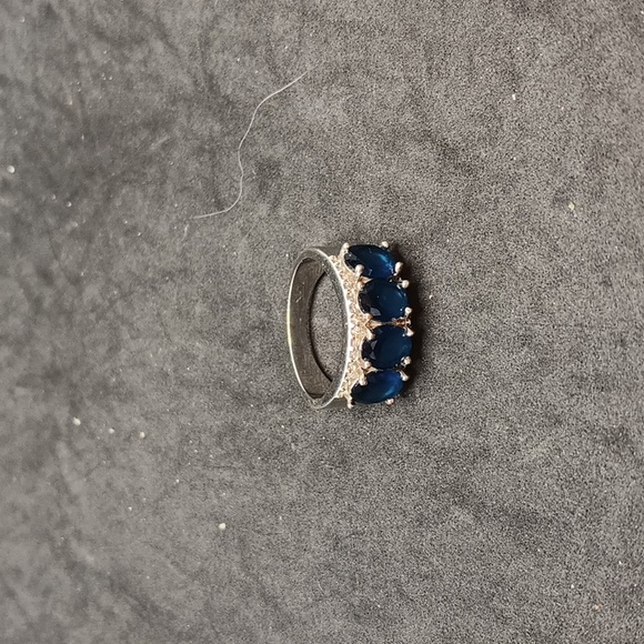 Size 9 Blue Gemstone Women's Ring - Picture 2 of 3